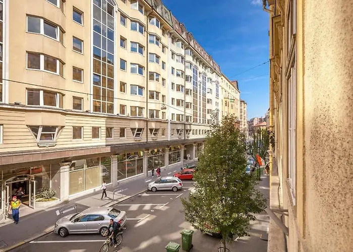 Doubledoor Budapesta